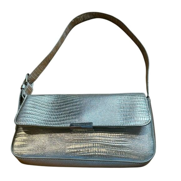 Kendall + Kylie Silver Textured Snake Faux Leather Embossed Shoulder Bag - Picture 1 of 15